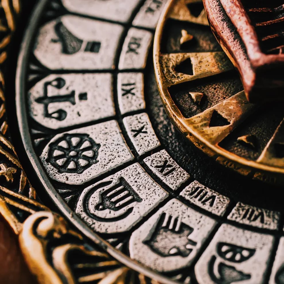 🔮 Handcrafted Tarot Eye Pendant – A Symbol of Intuition & Insight