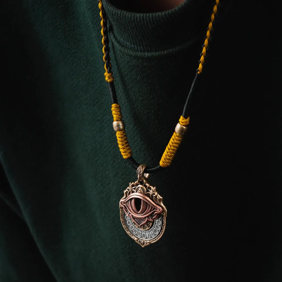 🔮 Handcrafted Tarot Eye Pendant – A Symbol of Intuition & Insight